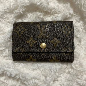 Louis Vuitton 6 key holder